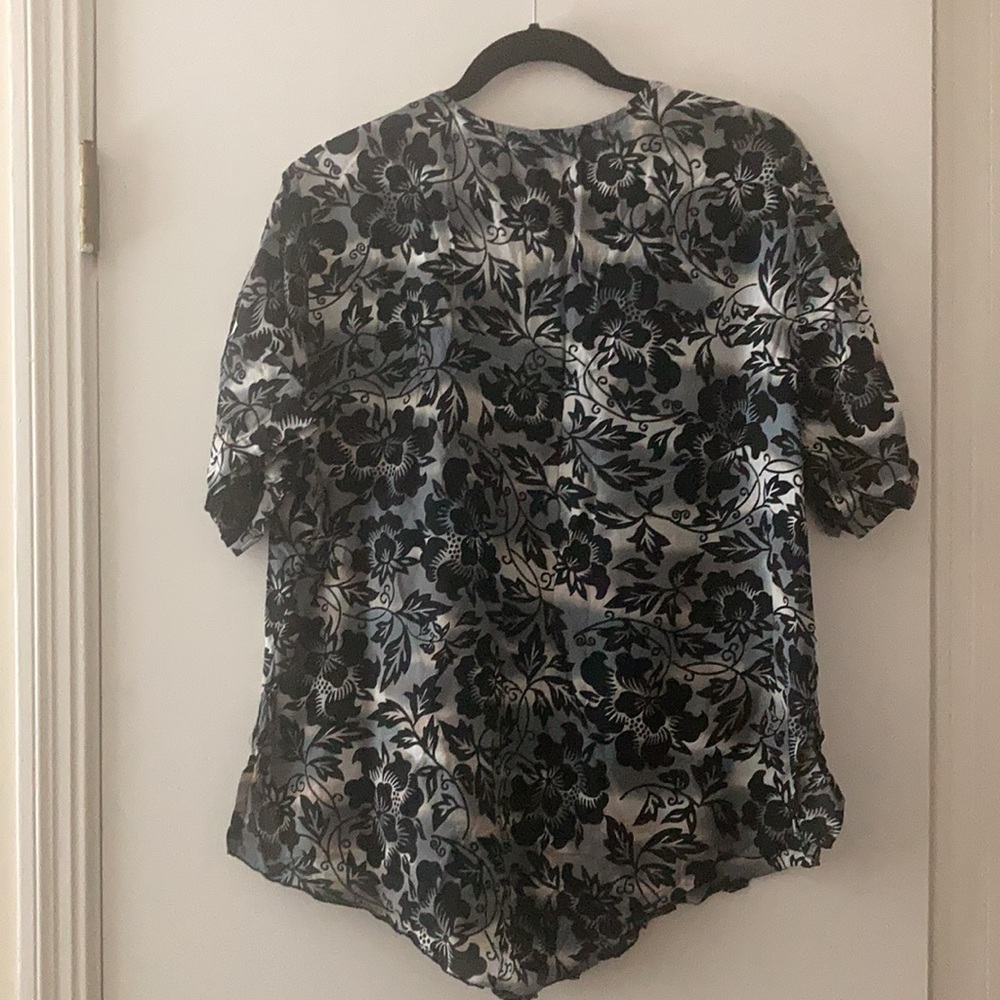 100% Rayon Top - Picture 2 of 4